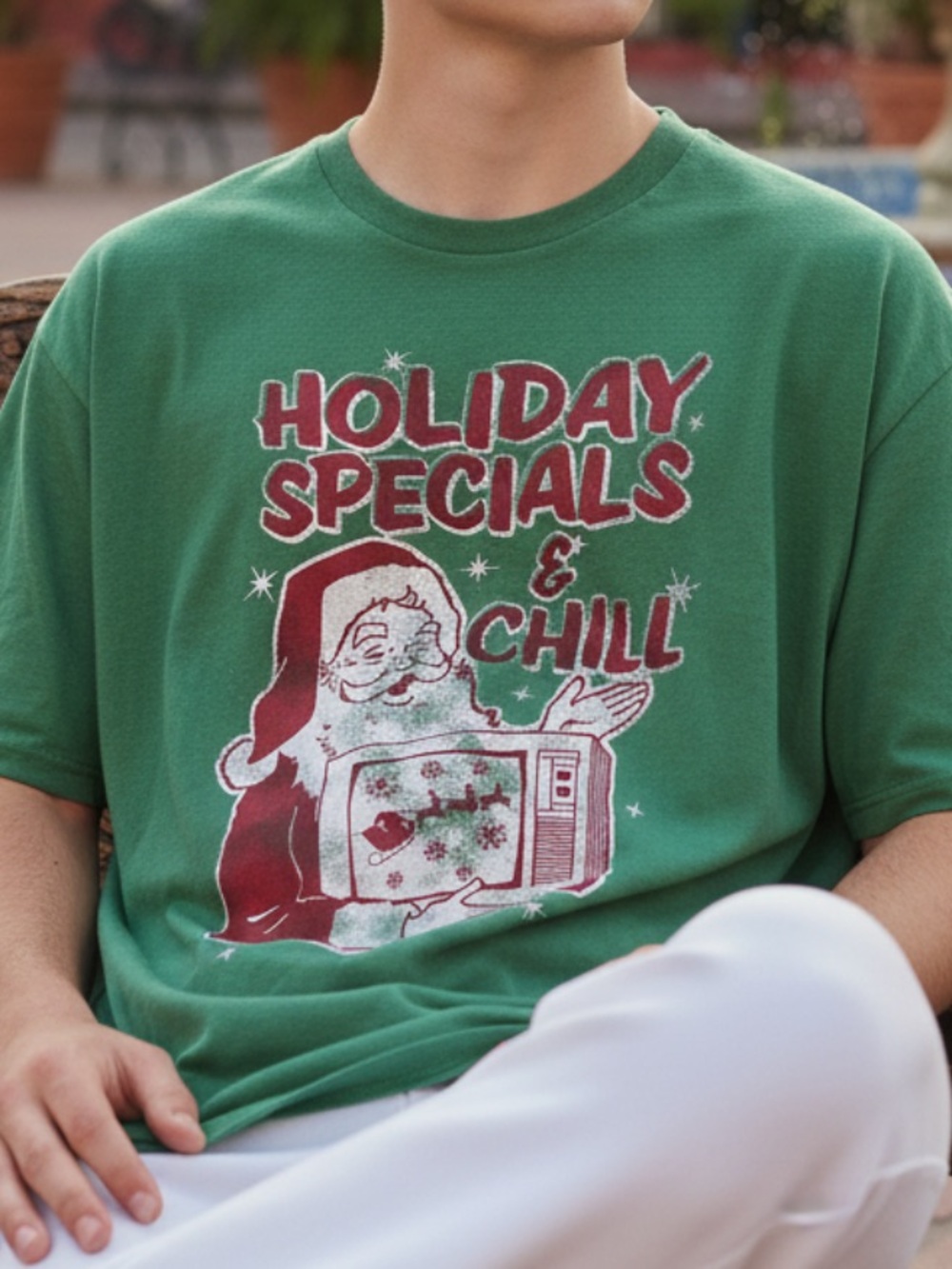 Fifth Sun Green Holiday Specials & Chill Graphic Tee xl